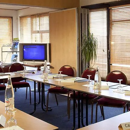 Campanile Amiens - Hotel