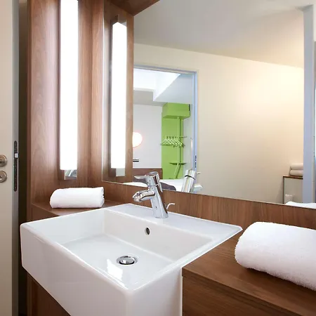 Campanile Amiens - Hotel 3*