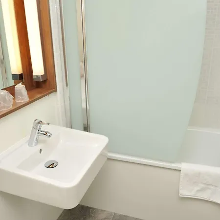 Campanile Amiens - Hotel Glisy