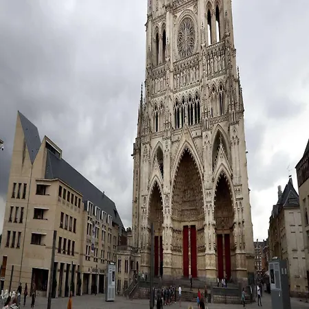 Campanile Amiens - Hotel Glisy