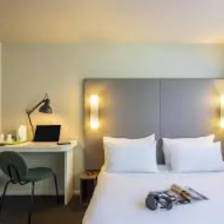 Campanile Amiens - Hotel Glisy