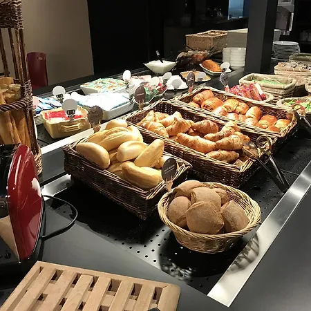 Campanile Amiens - Hotel Glisy