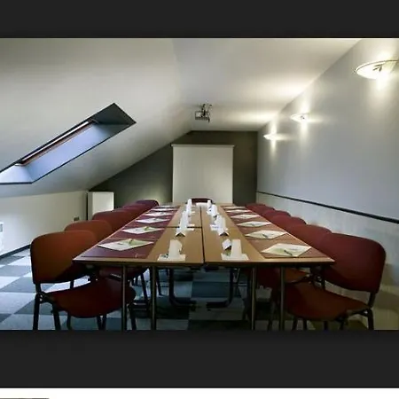 Campanile Amiens - Hotel Glisy