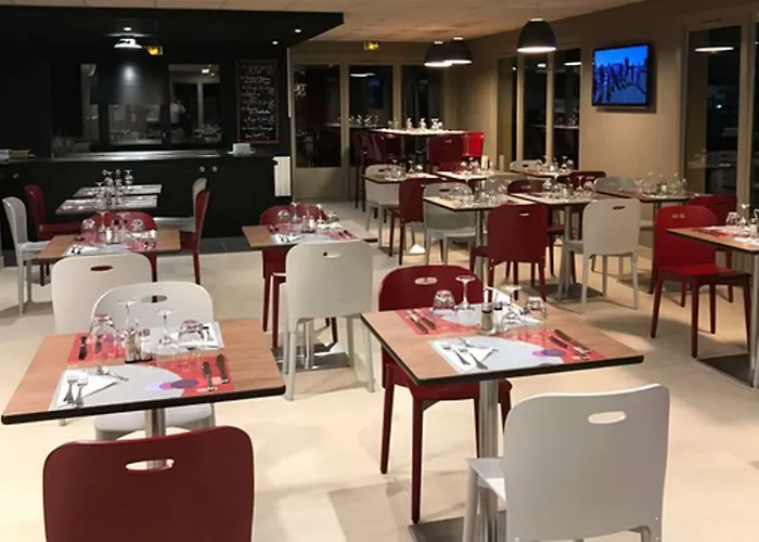 Campanile Amiens - מלון 3*