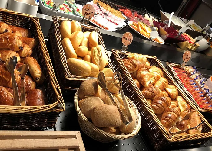 Campanile Amiens - מלון Glisy