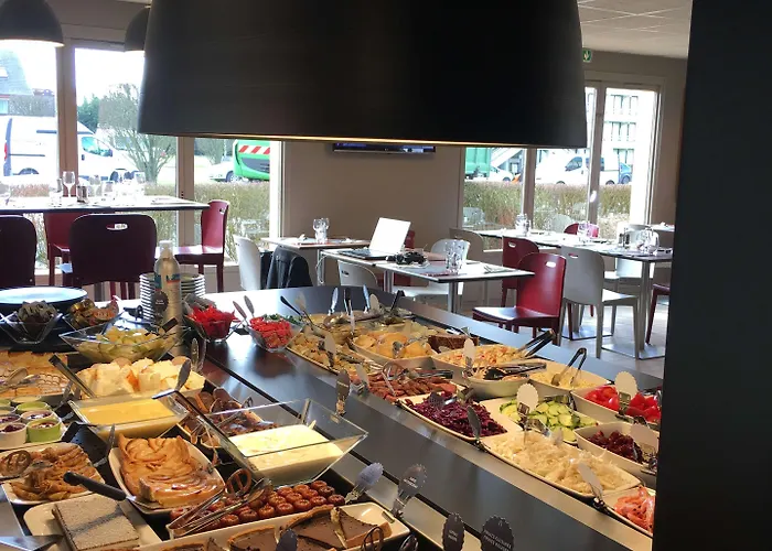 Campanile Amiens - מלון