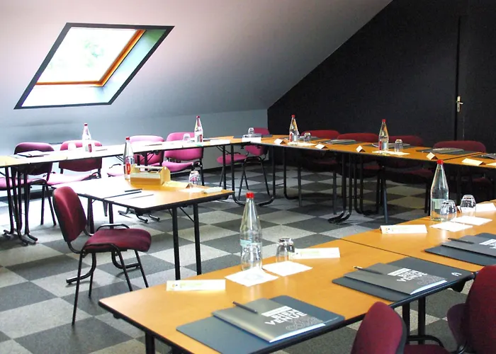 Campanile Amiens - 호텔 글리시