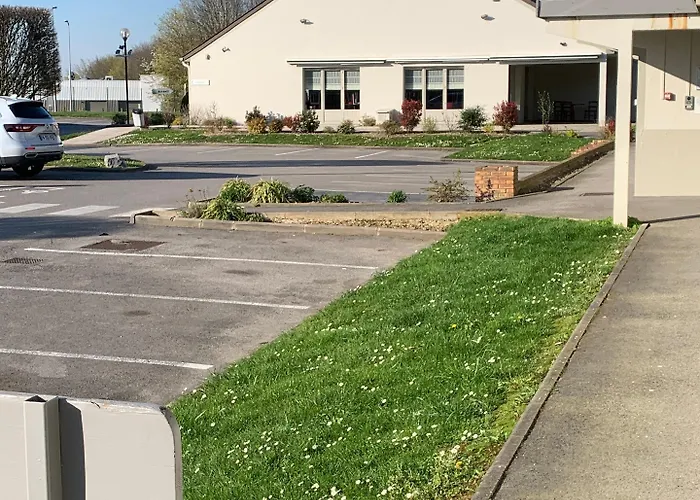 מלון Campanile Amiens - 3*